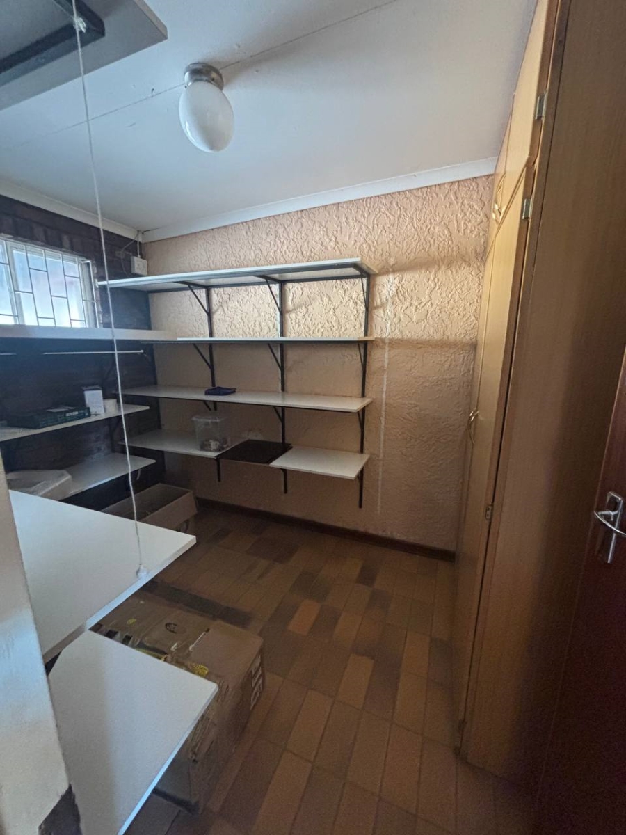 4 Bedroom Property for Sale in Postmasburg Northern Cape